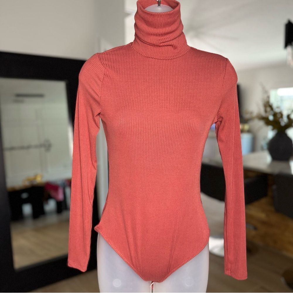 Iris Turtleneck Ribbed Bodysuit. Size Small